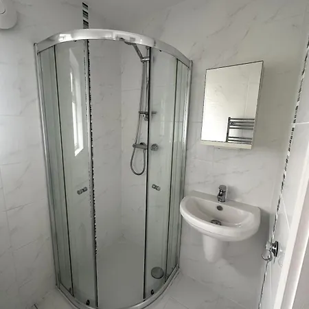 Stylish Beachfront Penthouse Apartment Perranporth